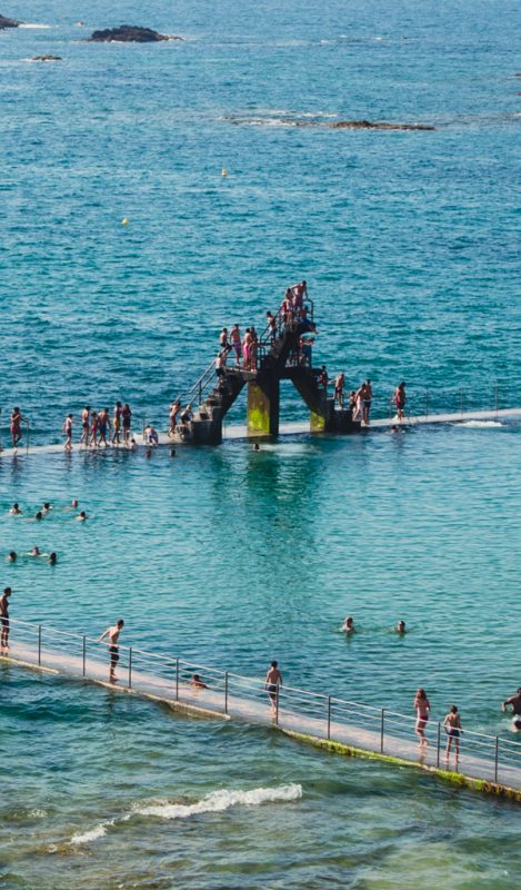A Saint-Malo, le plongeoir de la piscine de Bon Secours est devenu l’une des attractions préférées des moins de 25 ans.